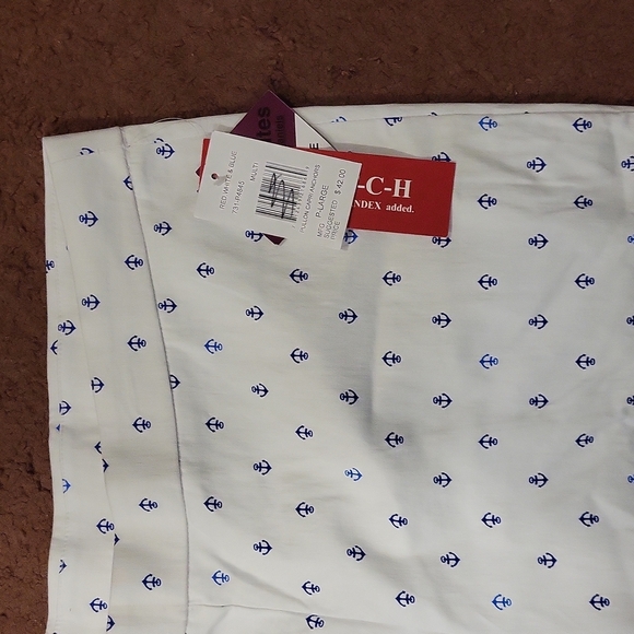 Petite White and Blue Anchor Capris - Picture 2 of 6